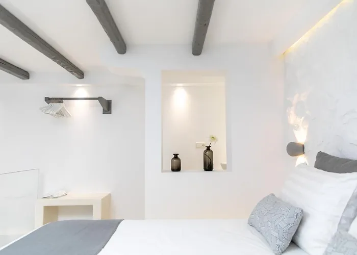 Marina's * Naxos City