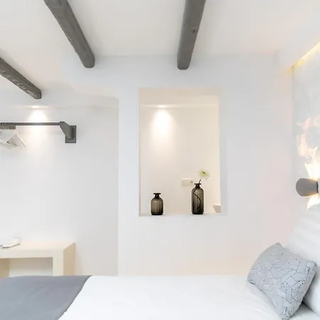 Marina's * Naxos City